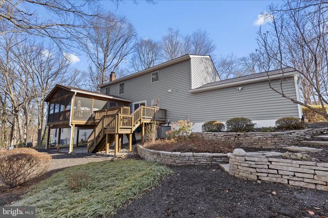 865 MOFFETT FORGE RD, Herndon, VA 20170