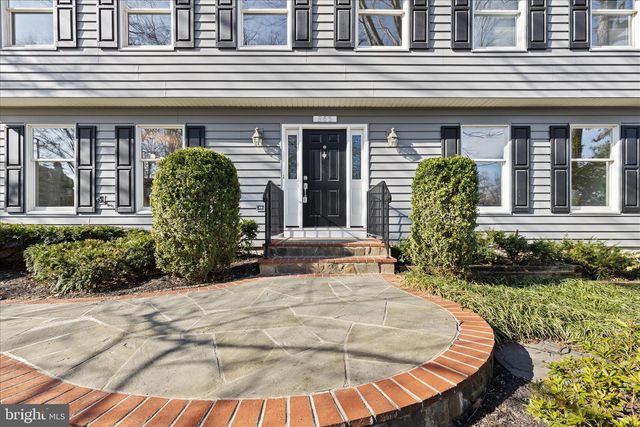 865 MOFFETT FORGE RD, Herndon, VA 20170