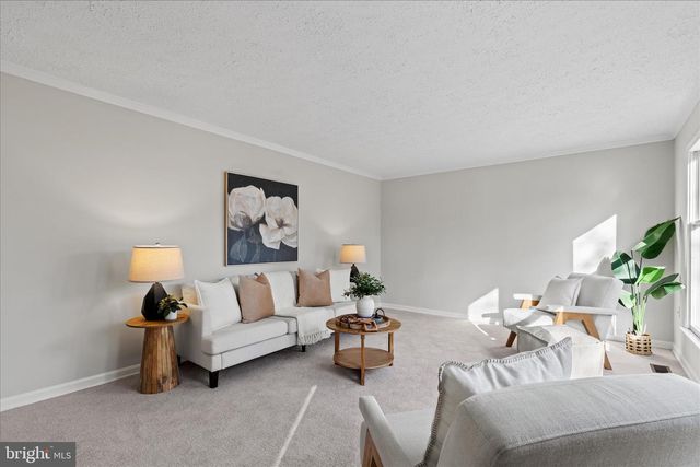 865 MOFFETT FORGE RD, Herndon, VA 20170