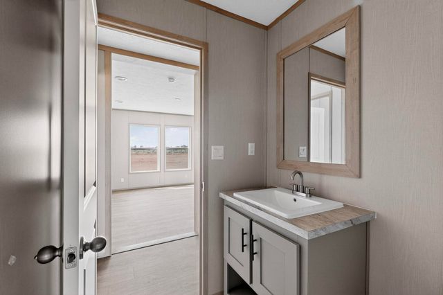 96 14th Avenue NW, Rio Rancho, NM 87144