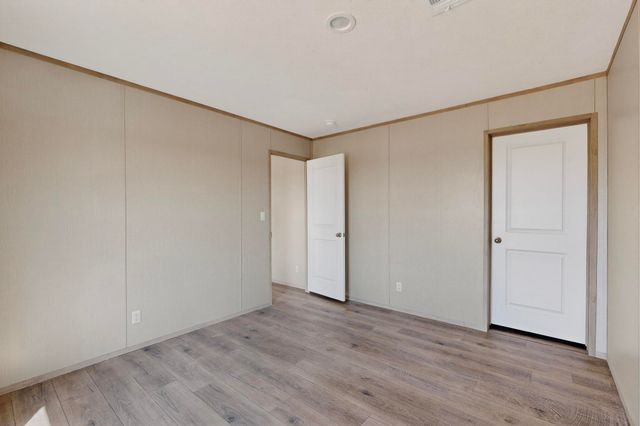 96 14th Avenue NW, Rio Rancho, NM 87144