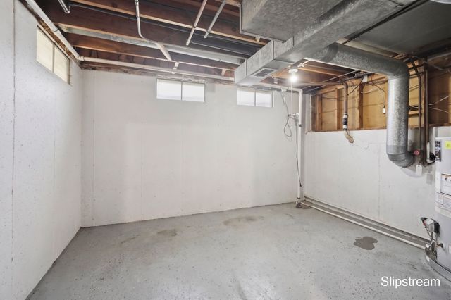 3758 Newcastle Drive SE, Grand Rapids, MI 49508