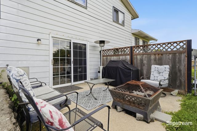 3758 Newcastle Drive SE, Grand Rapids, MI 49508