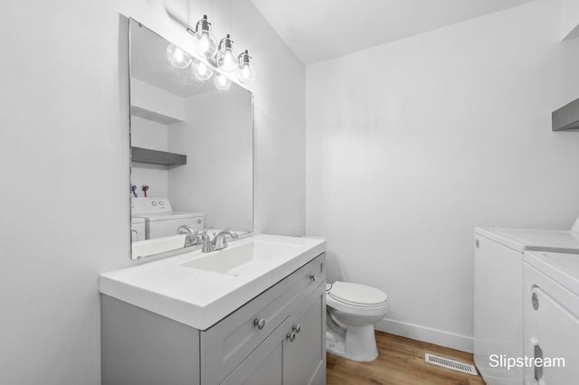 3758 Newcastle Drive SE, Grand Rapids, MI 49508