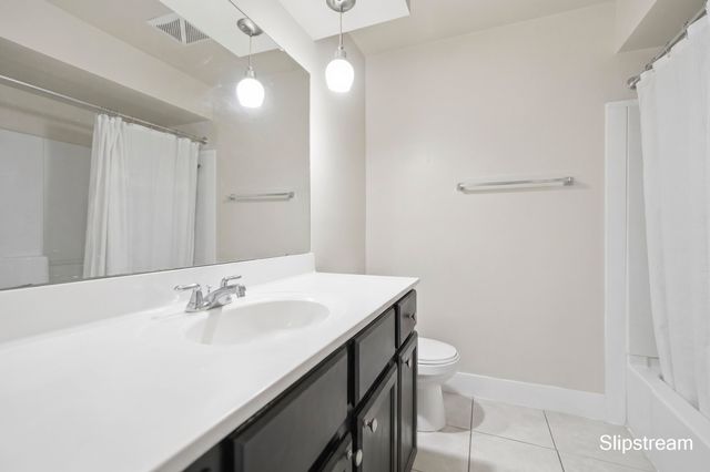 3758 Newcastle Drive SE, Grand Rapids, MI 49508