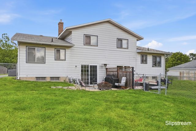 3758 Newcastle Drive SE, Grand Rapids, MI 49508