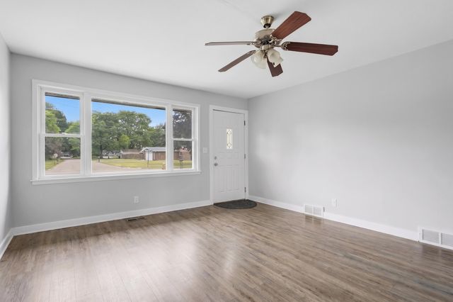 3758 Newcastle Drive SE, Grand Rapids, MI 49508