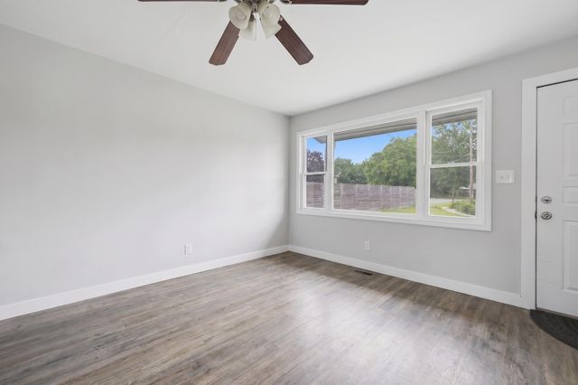 3758 Newcastle Drive SE, Grand Rapids, MI 49508