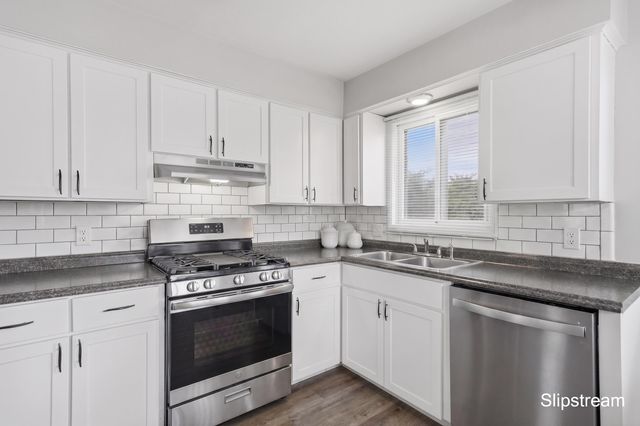 3758 Newcastle Drive SE, Grand Rapids, MI 49508