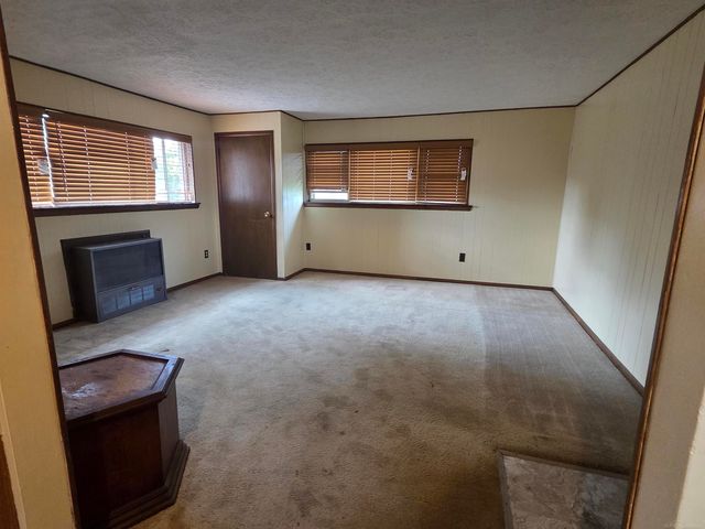 5721 Patricia Avenue, Shelby Twp, MI 48317