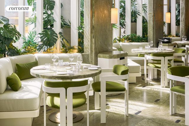 100 E 53rd St Apt 57A, New York City, NY 10022