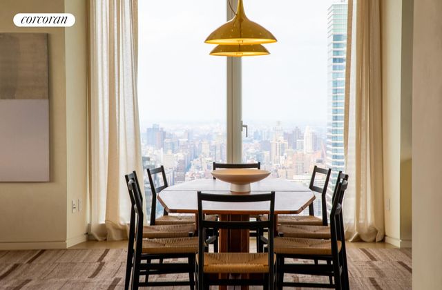 100 E 53rd St Apt 57A, New York City, NY 10022