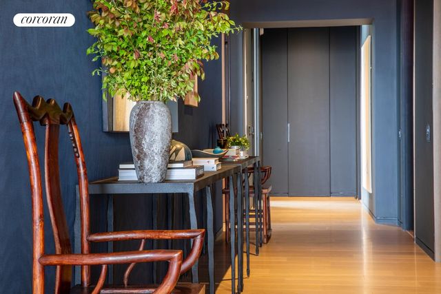 100 E 53rd St Apt 57A, New York City, NY 10022