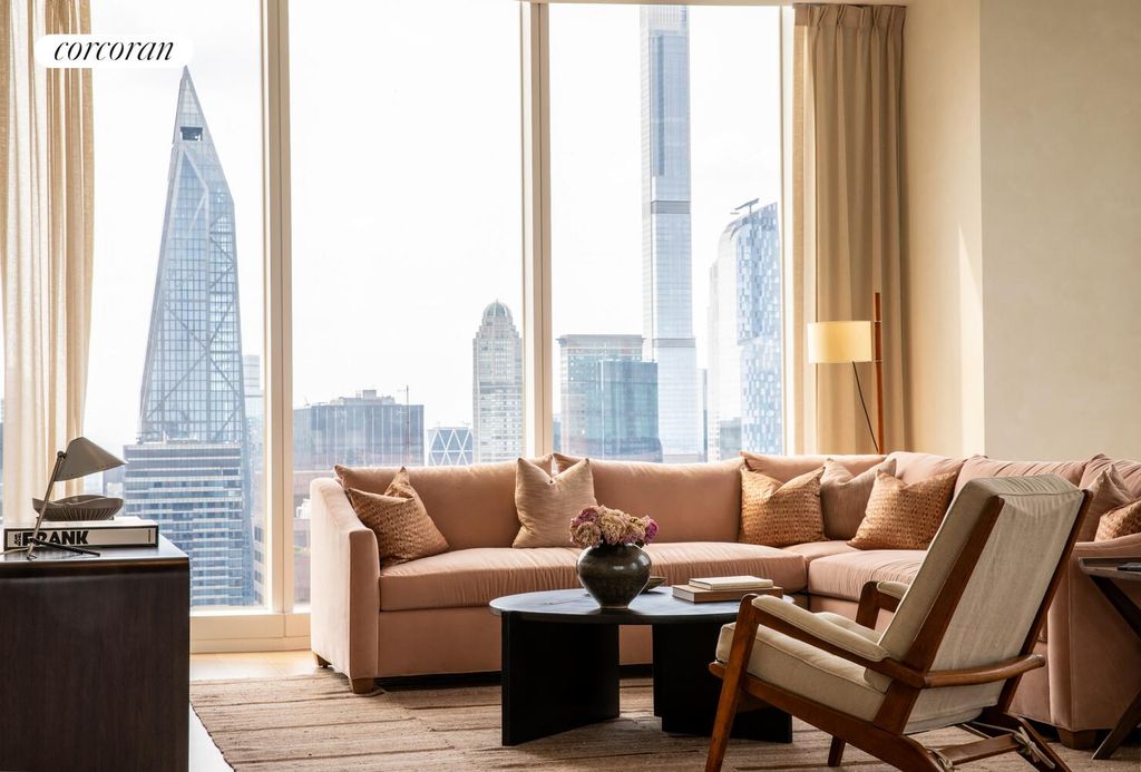 100 E 53rd St Apt 57A, New York City, NY 10022