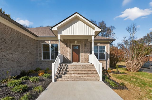 702 Meadow Rd, Mount Pleasant, TN 38474