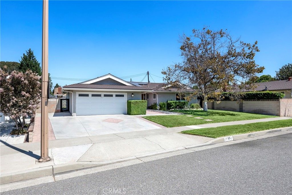 325 E Woodvale Avenue, Orange, CA 92865 — photo 2