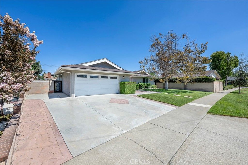 325 E Woodvale Avenue, Orange, CA 92865 — photo 5
