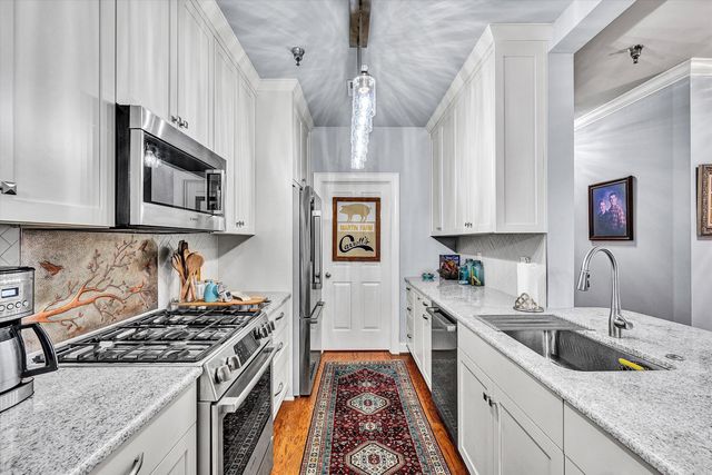2220 Carolina Ave SW Apt 305, Roanoke, VA 24014