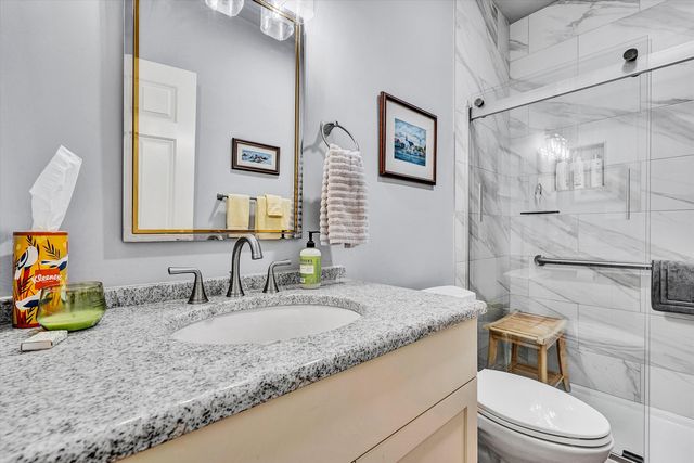 2220 Carolina Ave SW Apt 305, Roanoke, VA 24014