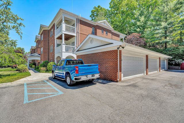 2220 Carolina Ave SW Apt 305, Roanoke, VA 24014