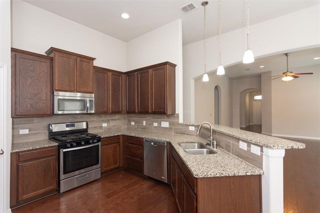 1916 Bobbywoods LN, Manchaca, TX 78652