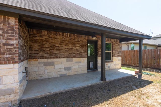 1916 Bobbywoods LN, Manchaca, TX 78652