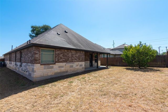 1916 Bobbywoods LN, Manchaca, TX 78652