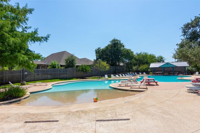 1916 Bobbywoods LN, Manchaca, TX 78652