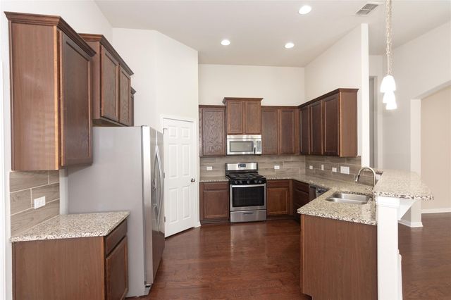 1916 Bobbywoods LN, Manchaca, TX 78652