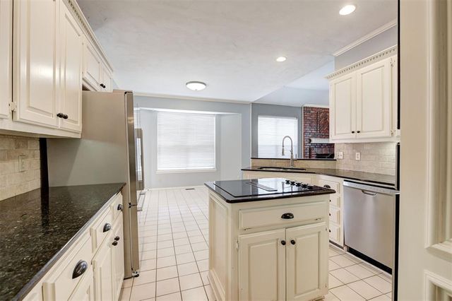 412 Kenswick Court, Edmond, OK 73034