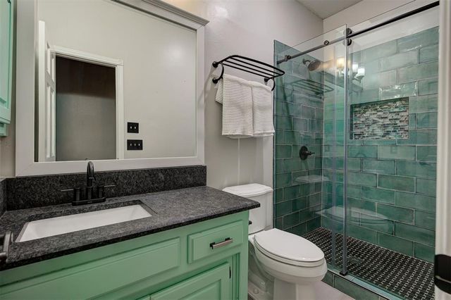 412 Kenswick Court, Edmond, OK 73034