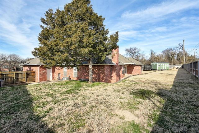 412 Kenswick Court, Edmond, OK 73034