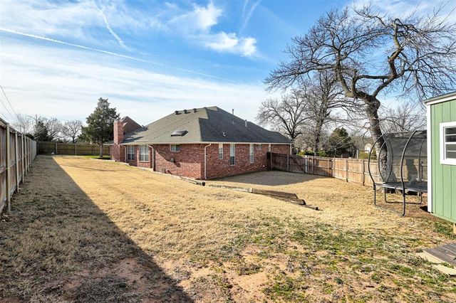 412 Kenswick Court, Edmond, OK 73034
