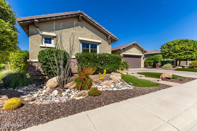 27016 W MOHAWK Lane, Buckeye, AZ 85396