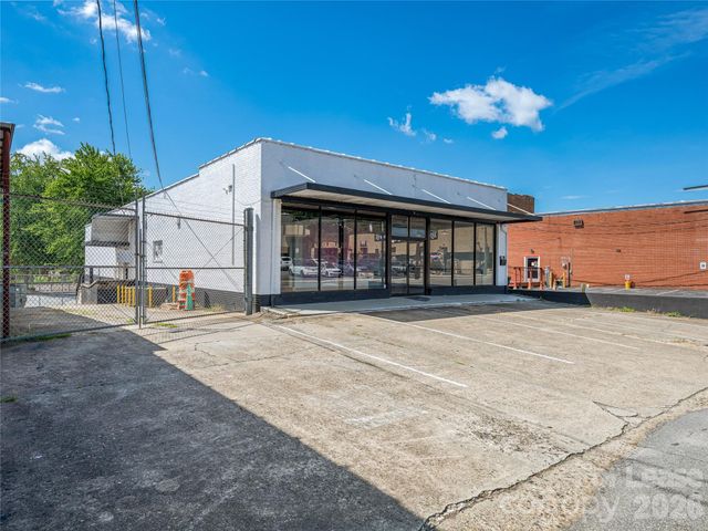 105 W Henderson Street, Marion, NC 28752