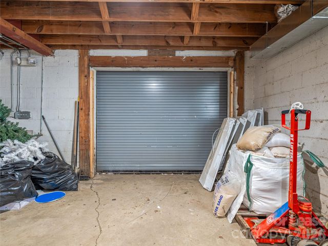 105 W Henderson Street, Marion, NC 28752