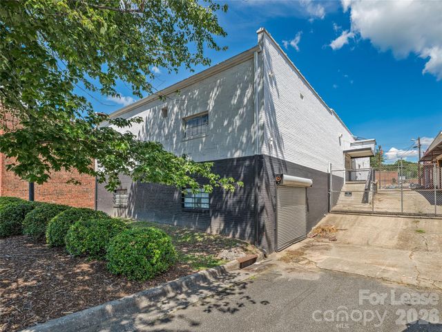 105 W Henderson Street, Marion, NC 28752