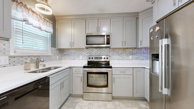5328 Sunnyvale Dr, Antioch, TN 37013