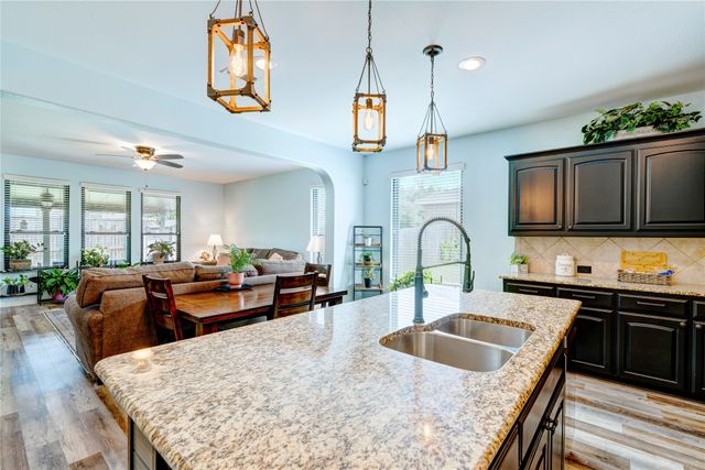 1201 Meadowlakes, Azle, TX 76020