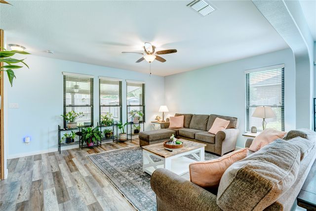 1201 Meadowlakes, Azle, TX 76020