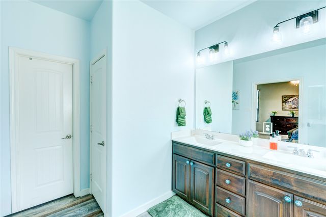 1201 Meadowlakes, Azle, TX 76020