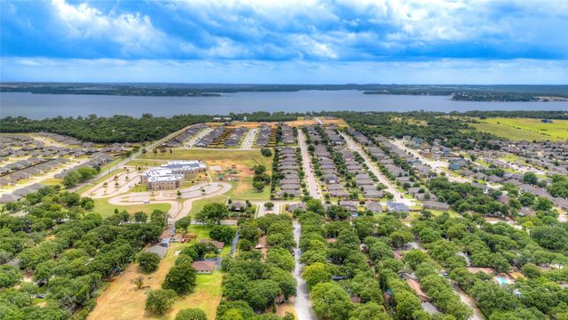 1201 Meadowlakes, Azle, TX 76020