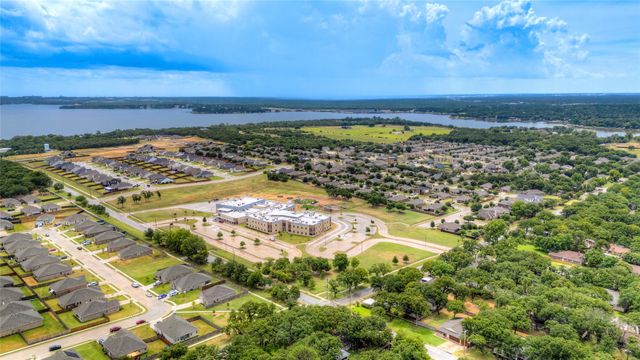 1201 Meadowlakes, Azle, TX 76020
