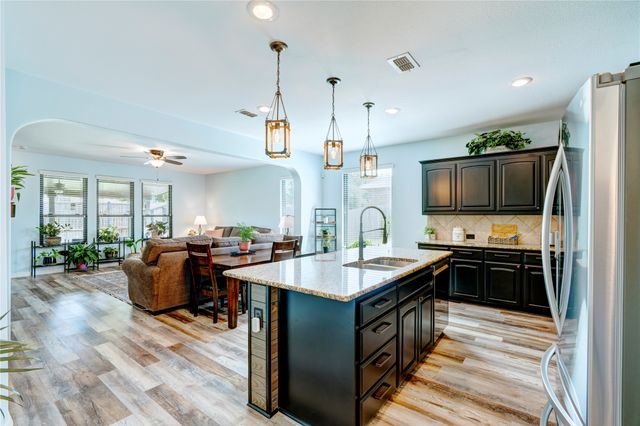 1201 Meadowlakes, Azle, TX 76020