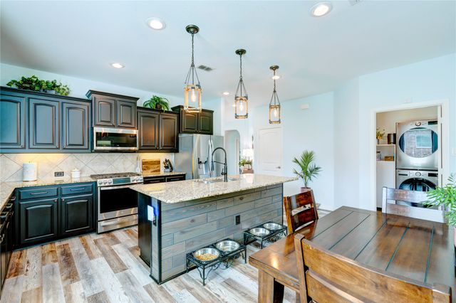 1201 Meadowlakes, Azle, TX 76020