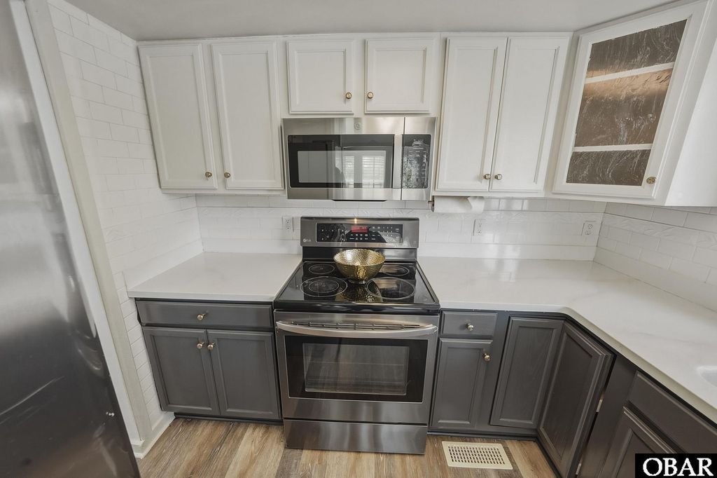 Image 17 of property listing at 3053 Martins Point Road lot 14, Kitty Hawk, NC 27949