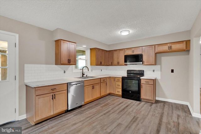 121 PAULINE AVE, York, PA 17408