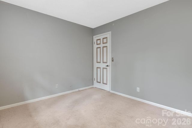 154 Surry Lane, Hendersonville, NC 28791