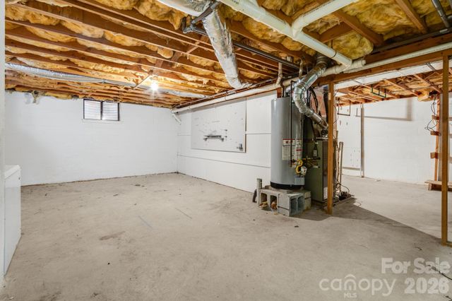 154 Surry Lane, Hendersonville, NC 28791