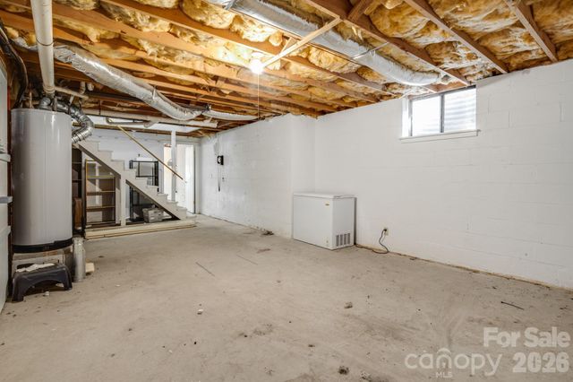 154 Surry Lane, Hendersonville, NC 28791